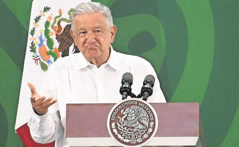 "Presenten pruebas": Niega AMLO uso de dinero público en su marcha