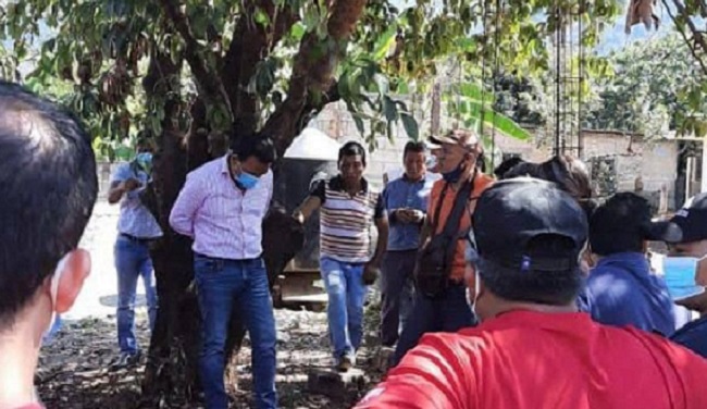 Pobladores atrapan y linchan a presunto sicario que ejecutó a un ex delegado de la comunidad (Vídeo)