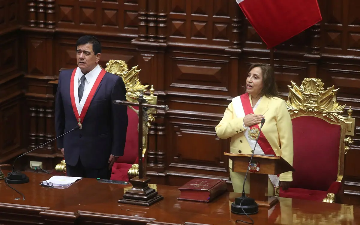 Dina Boluarte jura como nueva presidenta del Perú luego de destitución de Pedro Castillo