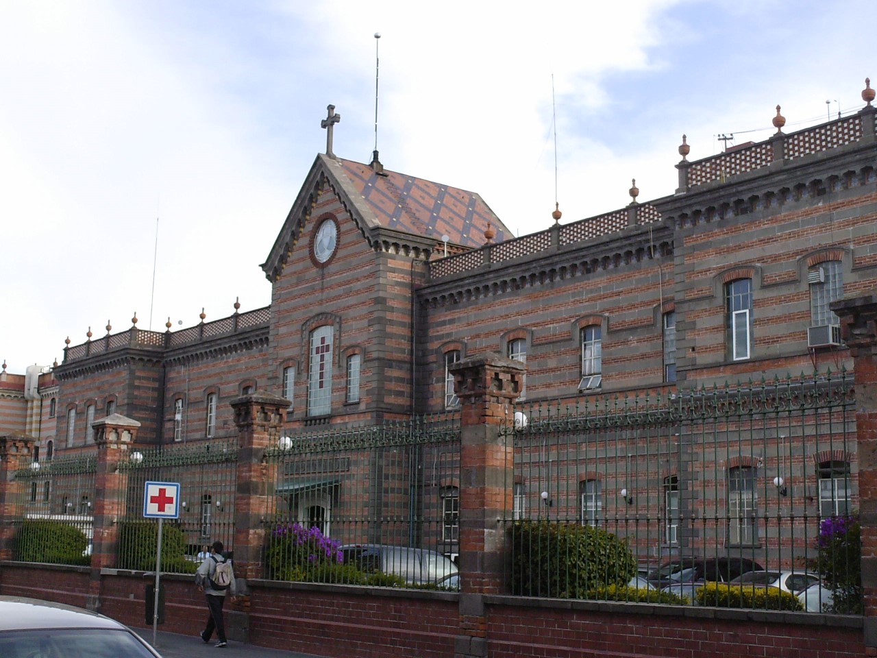 Sujetos que asaltaron hospital UPAEP se hicieron pasar por familiares de pacientes