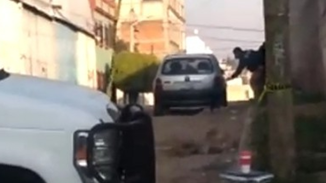 Encuentran un cadáver en una cajuela de un auto en San Pedro Cholula 