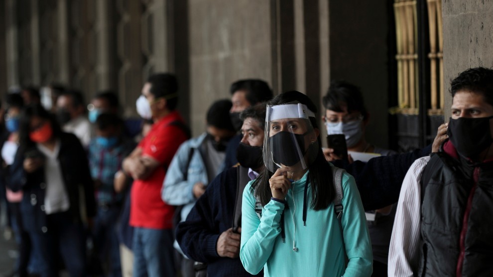 México suma en las últimas horas 25 mil 821 contagios y 128 muertes por Covid-19
