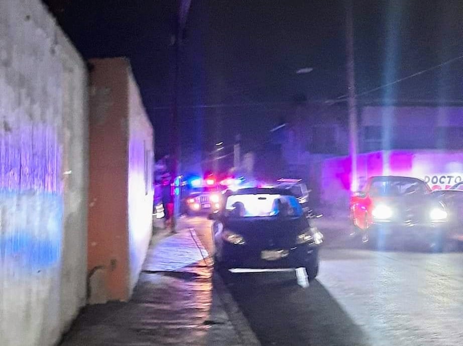 Policía abate a hombre en la colonia Guadalupe Hidalgo; el occiso atacó con un desarmador a los oficiales