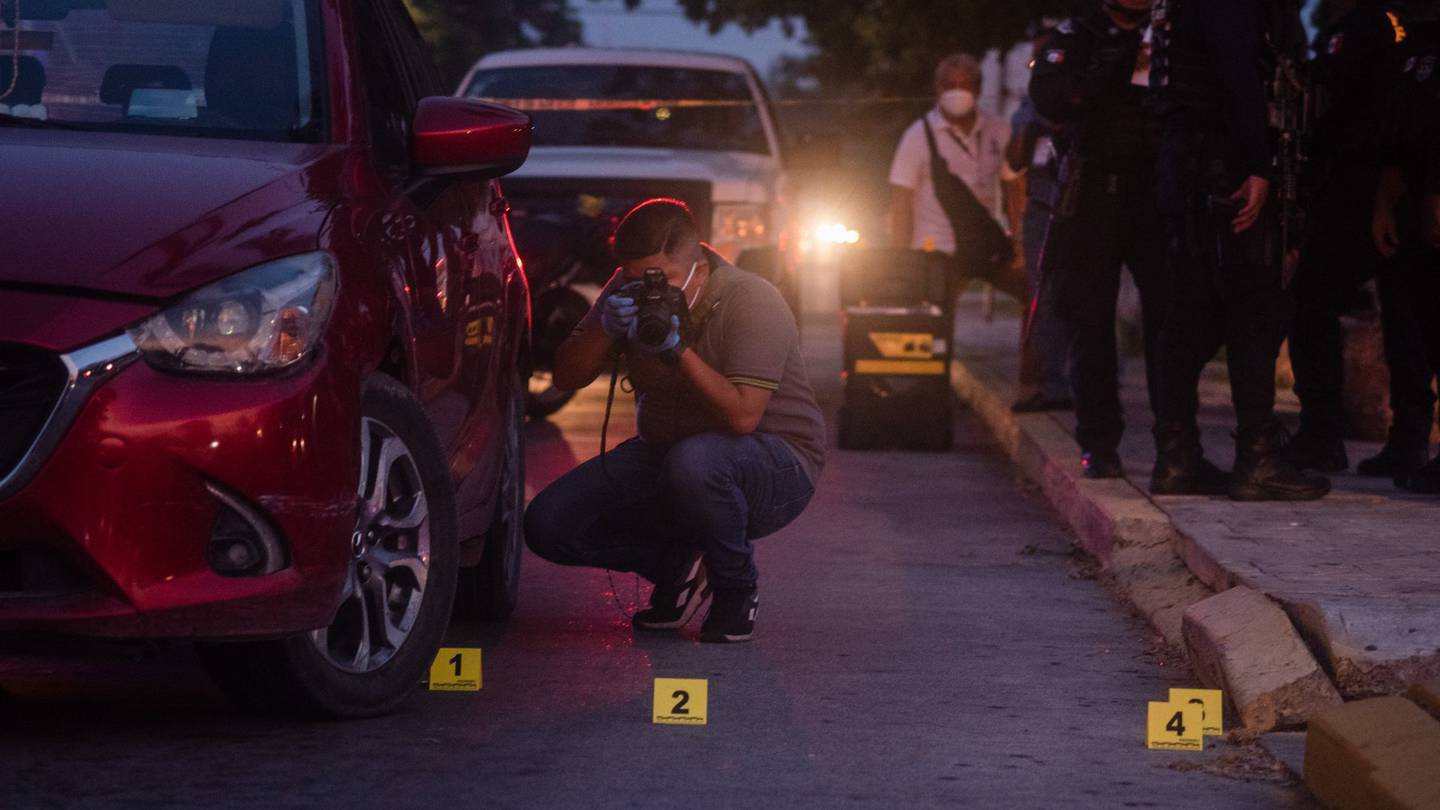 Son identificados por su familiares 6 de los 9 cuerpos abandonados en carretera de Veracruz