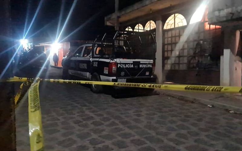 Asesinan con 5 disparos a hombre en el centro de Chignautla; la victima atendía una tienda de abarrotes