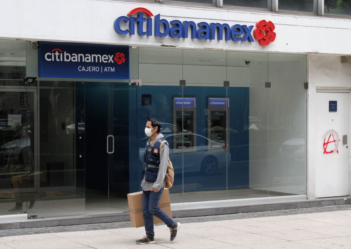 Hacienda asegura que cuidará los intereses de México por operaciones de venta Banamex