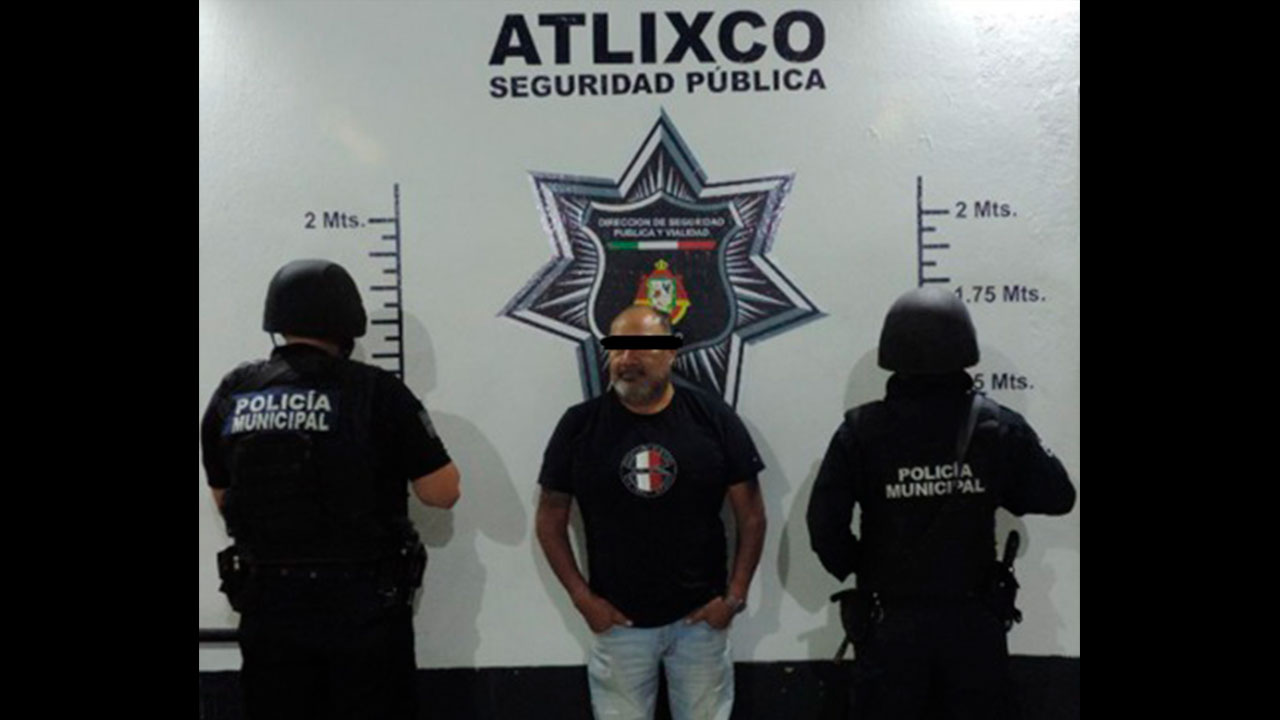 Policía de Atlixco detiene a sujeto por portación ilegal de arma de fuego