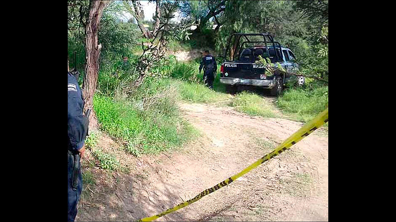 Al fondo de una barranca hallaron el cuerpo de un hombre en Tecamachalco