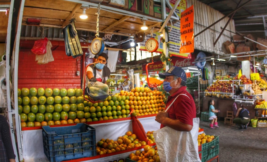 Elevados costos de algunos productos y servicios en México mantienen la inflación “por las nubes”