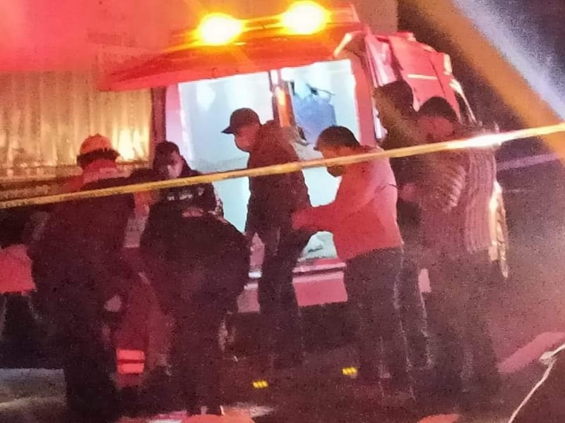 Trailero evita ser asaltado en la carretera Apizaco-Huamantla; abate a dos presuntos asaltantes