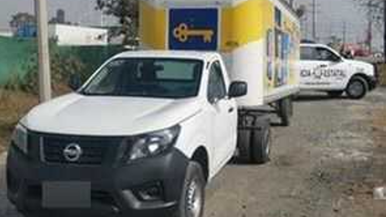 En Cuautlancingo detienen a dos presuntos ladrones de un Camión de Coppel 
