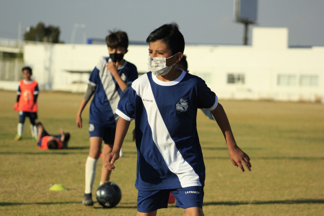 Dylan Flores, pequeño aficionado del Puebla, se une a las Fuerzas Básicas 