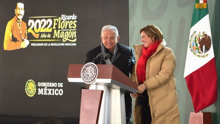 En reunión con Ken Salazar se entabló la modernización en las aduanas: AMLO