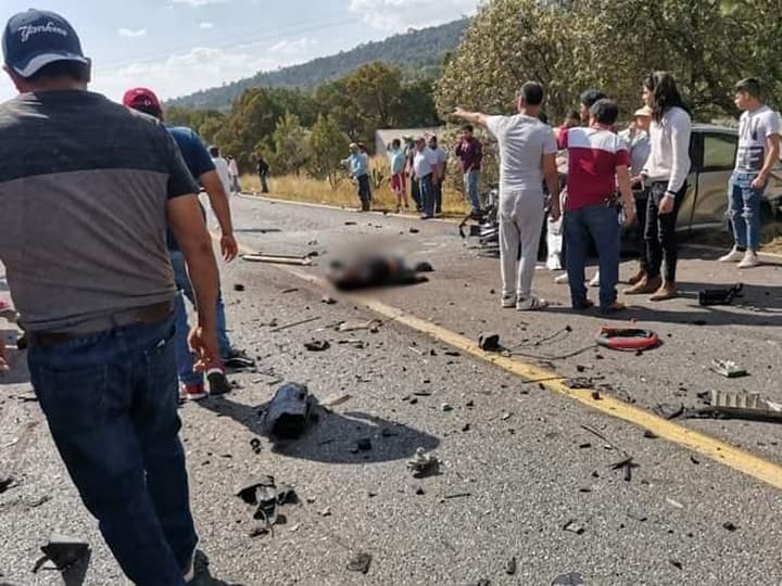 Tras un rebase imprudente, fallece conductor en aparatoso accidente en la Tlaxco-Chignahuapan