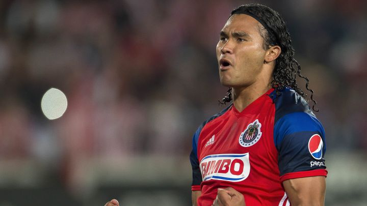 Regresó a las andadas: captan a Gullit Peña emborrachándose