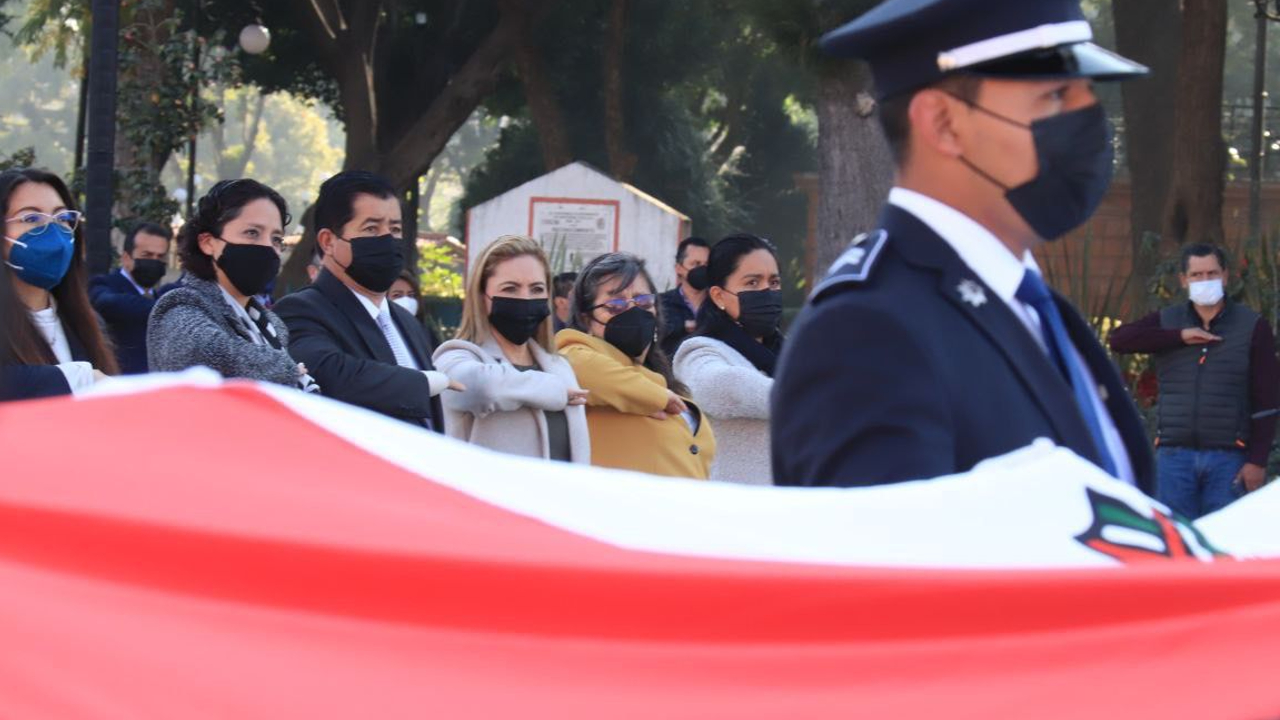 En San Pedro Cholula realizan ceremonia conmemorativa del Día de la Bandera 