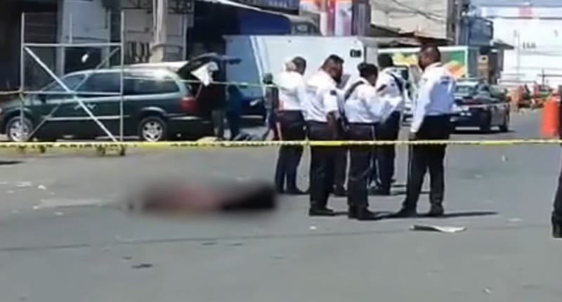 Hombre muere atropellado en la Central de Abastos; conductor intentaba huir tras un percance vial