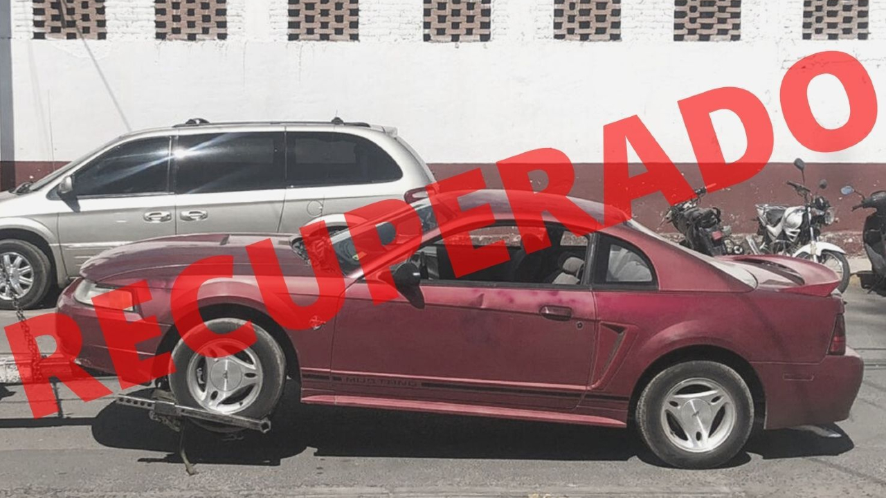 Policías recuperan Mustang robado en San Pedro Cholula 