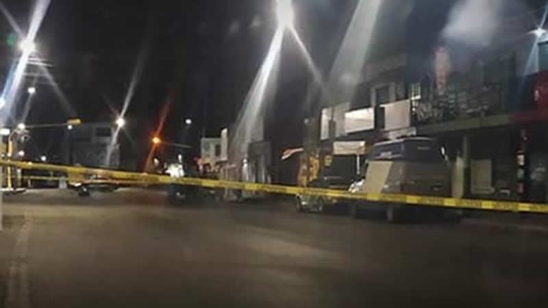 Asesinan a hombre en Totimehuacán; fue apuñalado abordo de su camioneta en una riña