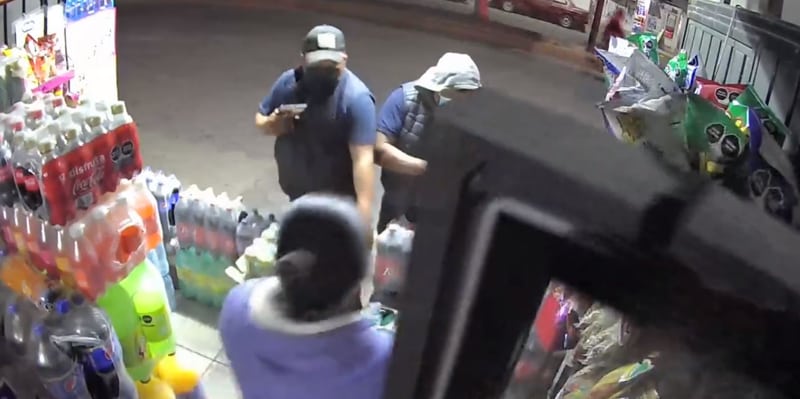 "Acatzingo sin ley": Captan asalto a negocio mientras se realizaba un secuestro en calles de Acatzingo