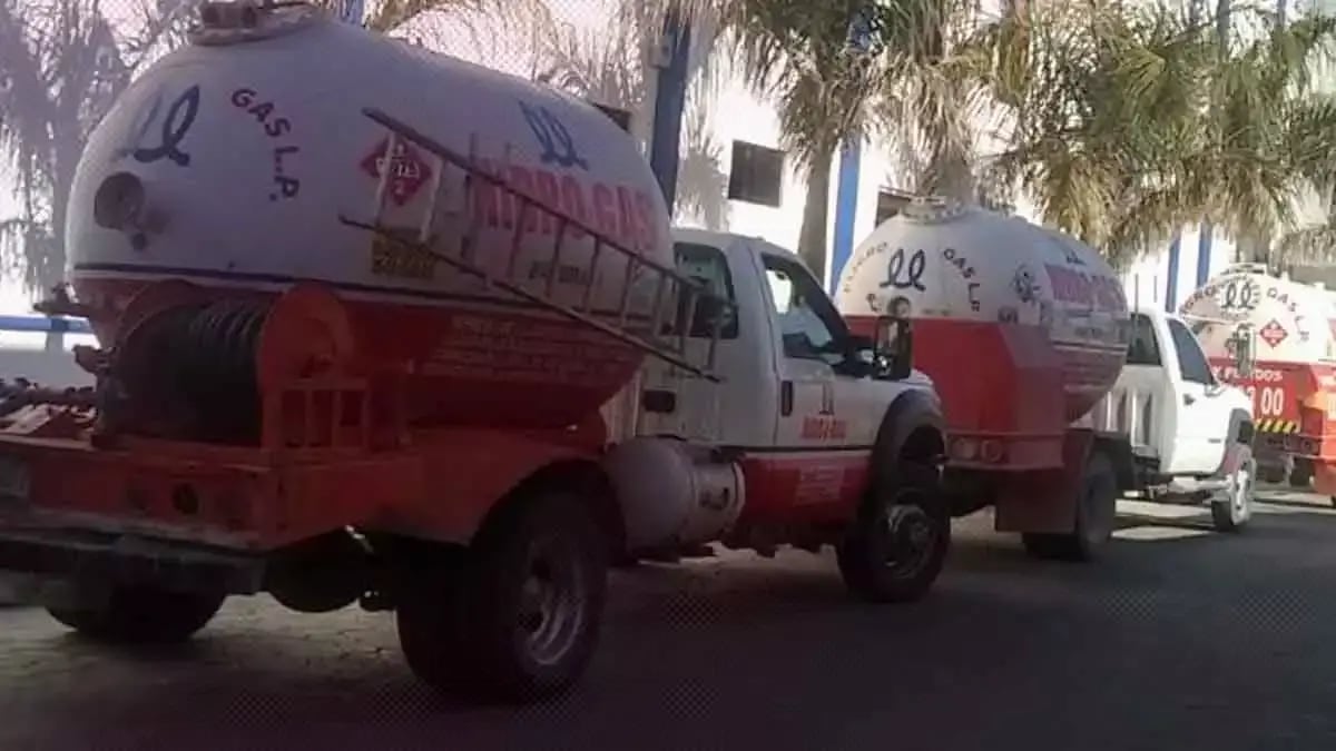 Policía es agredida a disparos  tras detectar a "huachigaseros" en los Reyes de Juárez