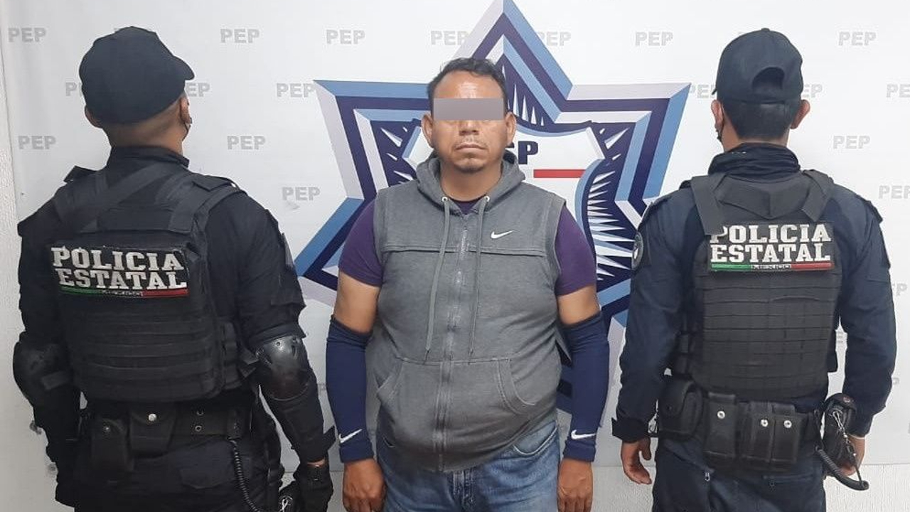 Detienen en la Carretera Federal Cholula-Huejotzingo a presunto poseedor de combustible ilegal 