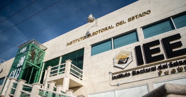 Presentan denuncia ante el IEE contra funcionarios estatales de Puebla que se destaparon rumbo al 2024