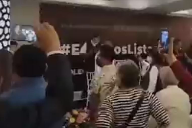 "Fuera traidores": Corren a diputados de Morena Puebla tras aprobar aumento a la tarifa del agua