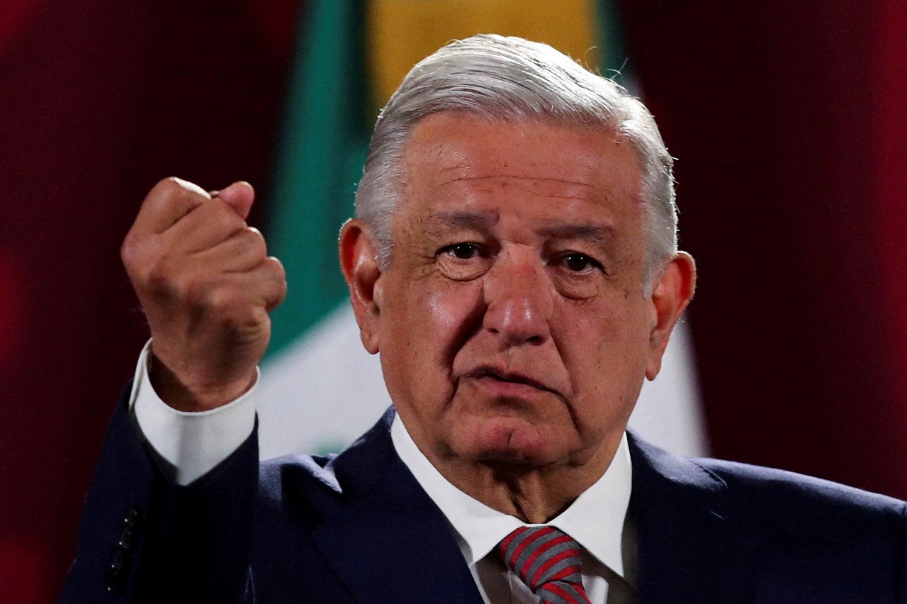 AMLO solicita a refresqueras y cerveceras en NL parar producción por sequía