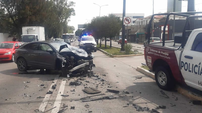 "Testigos afirman que no respetaron el semáforo": Patrulla provoca aparatoso accidente en la 11 Sur