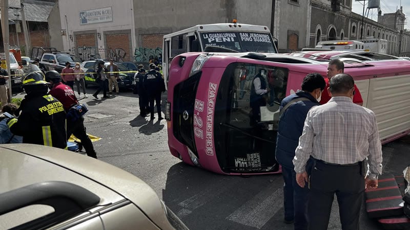 "Se paso el alto": Transporte público protagonizó aparatoso accidente con saldo de 14 lesionados 