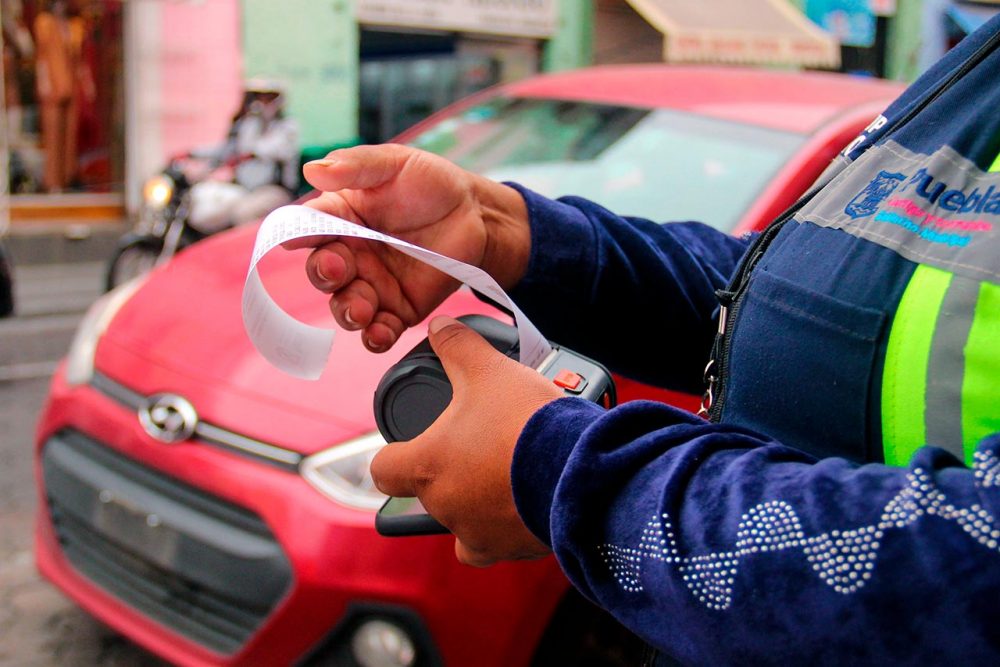 Más de mil multas se han aplicado en parquímetros