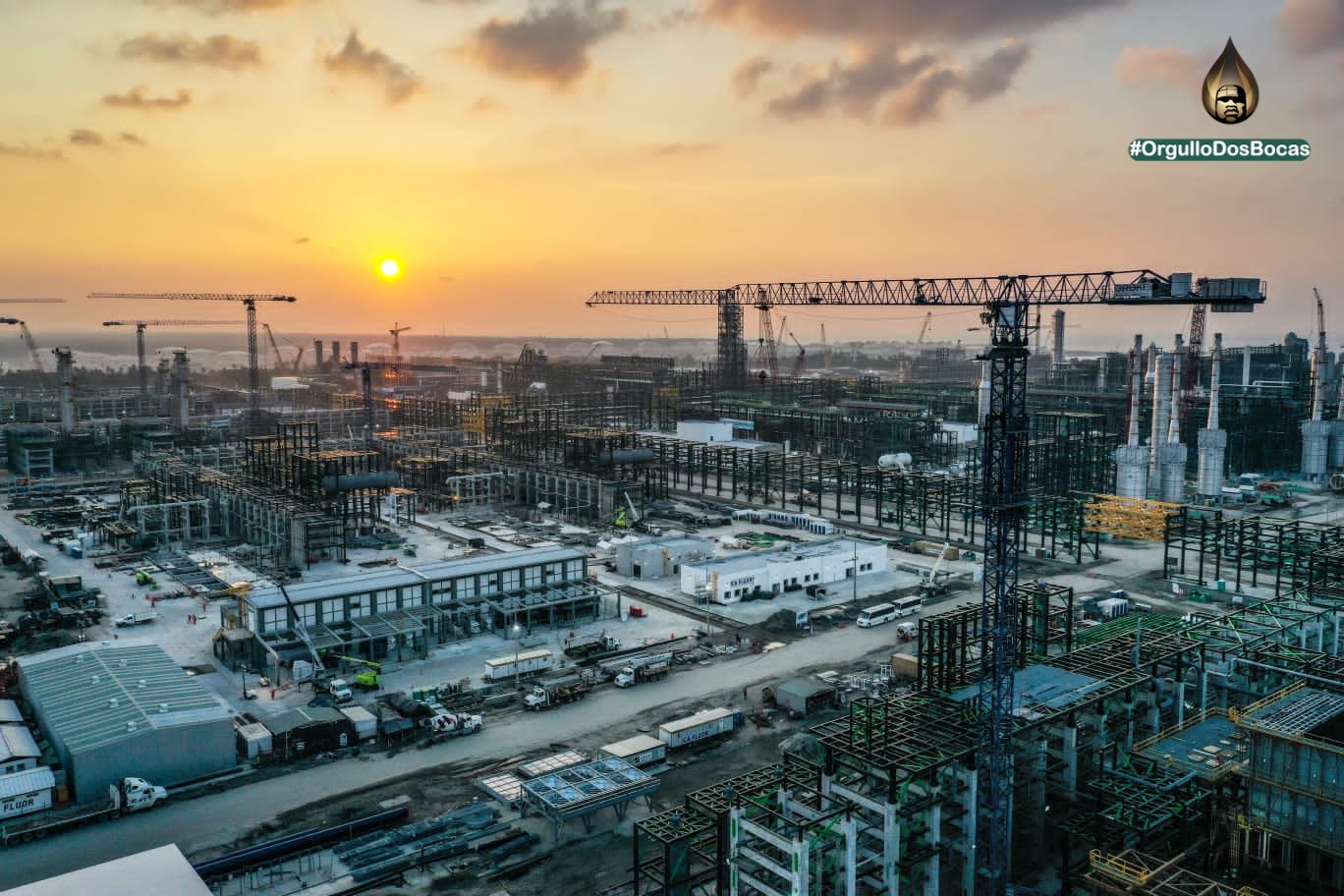 CFE firmó acuerdos de 7 mil mdd en inauguración de refinería de Dos Bocas