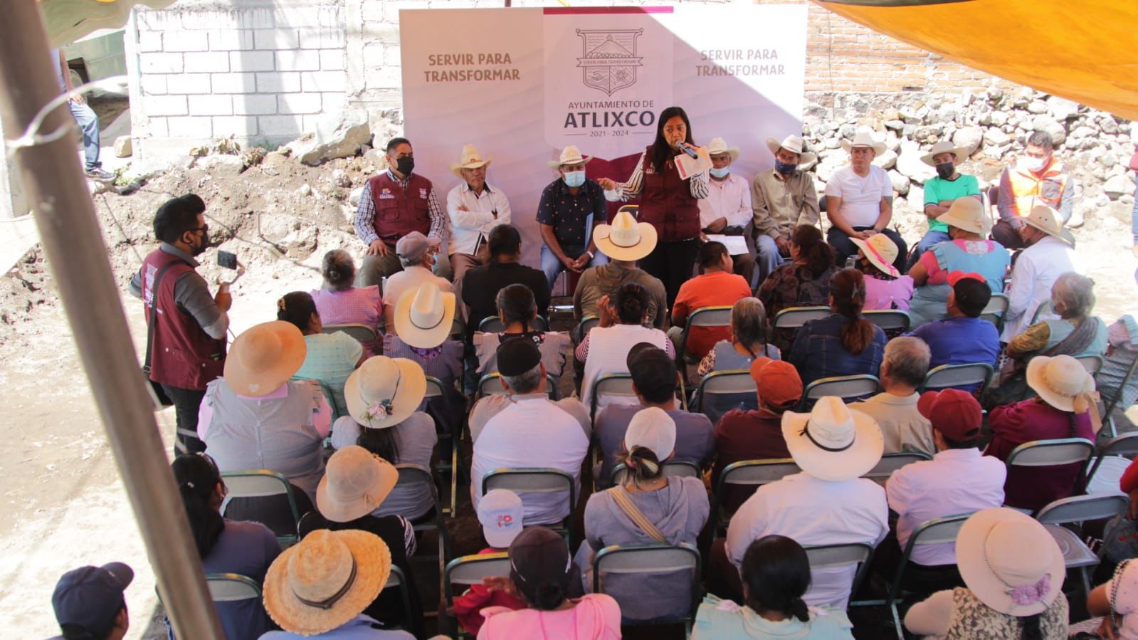 Continúan las obras para mejorar Atlixco, arrancan adoquinamientos para la junta auxiliar San Juan Ocotepec y col. Huexocuapan