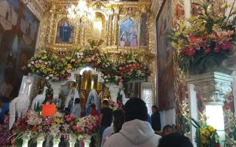 Hombre de 22 años es detenido tras robar corona de la virgen de la parroquia de Santa Isabel Tepetzala.