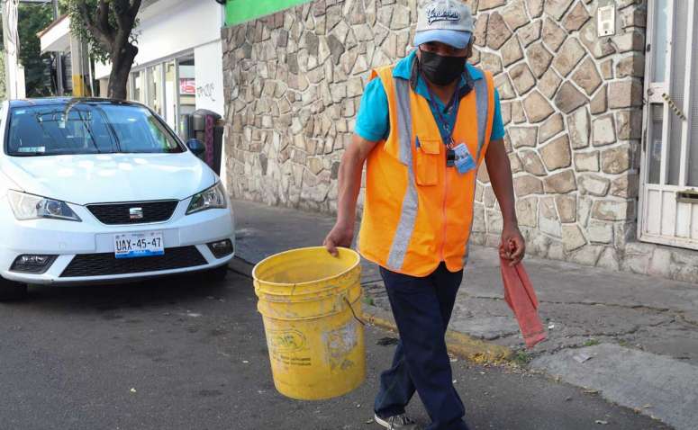 Detienen a 13 franeleros por apartar lugares en el Centro Histórico