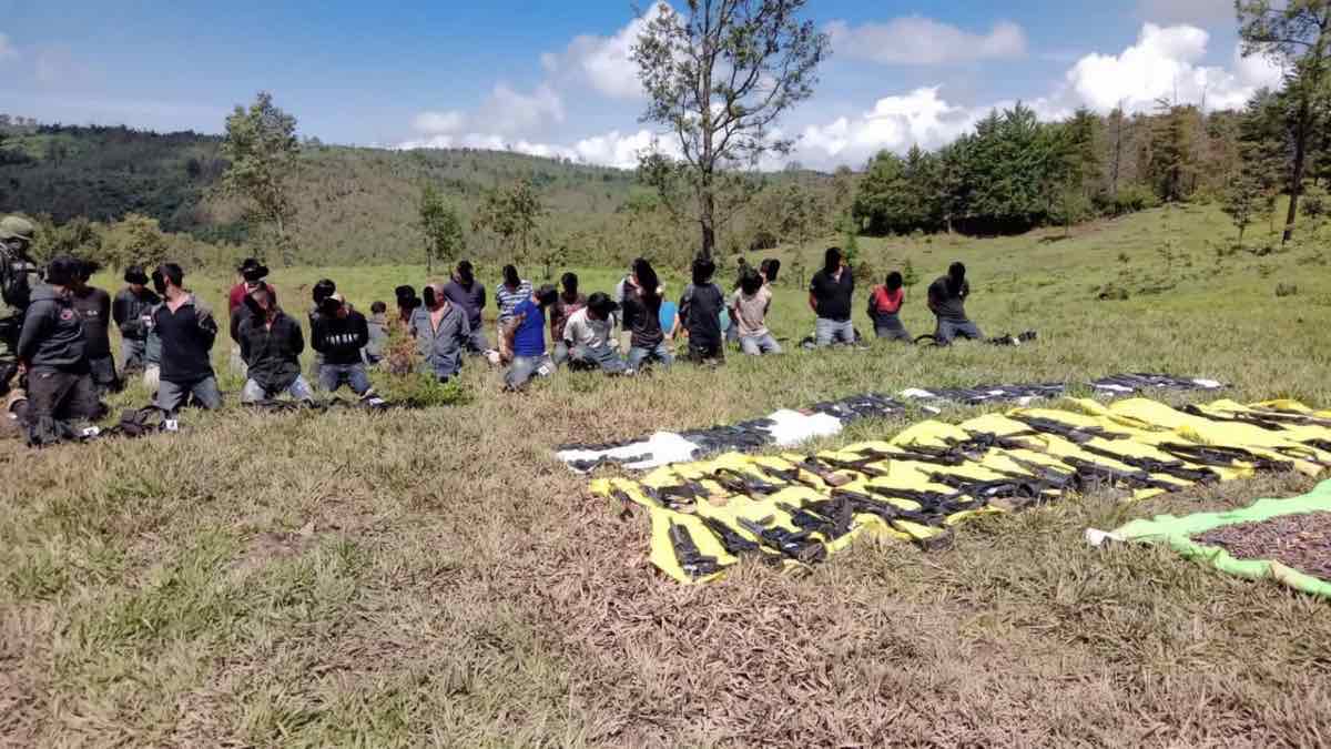 Ejército capturó a 37 presuntos sicarios en Michoacán