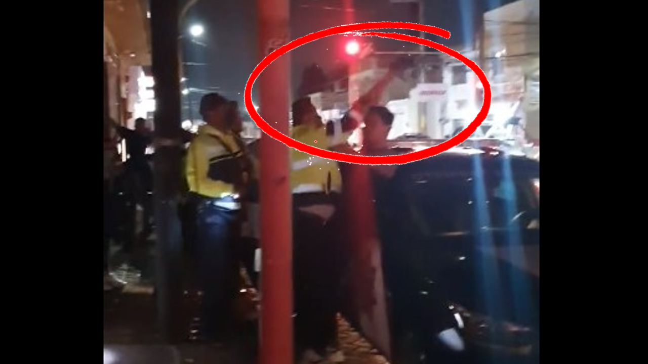 Jóvenes acusan de abuso de autoridad por parte de la Policía de San Pedro Cholula