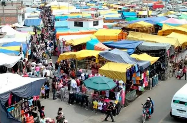 Sorprenden a hombre con fraude y le roban 80 mil en efectivo en tianguis de Texmelucan