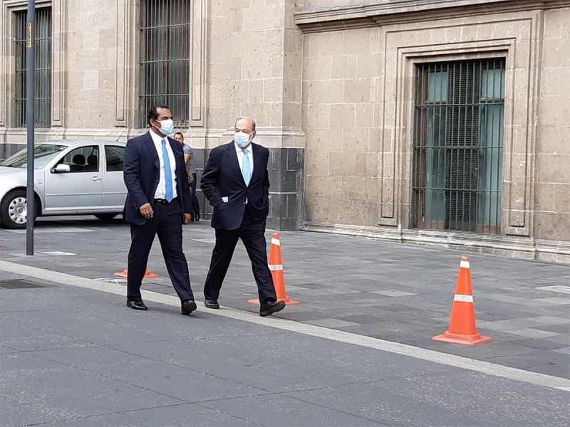 Carlos Slim llega a Palacio Nacional para sostener reunión con AMLO