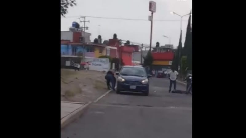 "Detienen a un sospechoso": Vecinos de Castillotla frustran "levanton" de dos jovencitas (Vídeos)