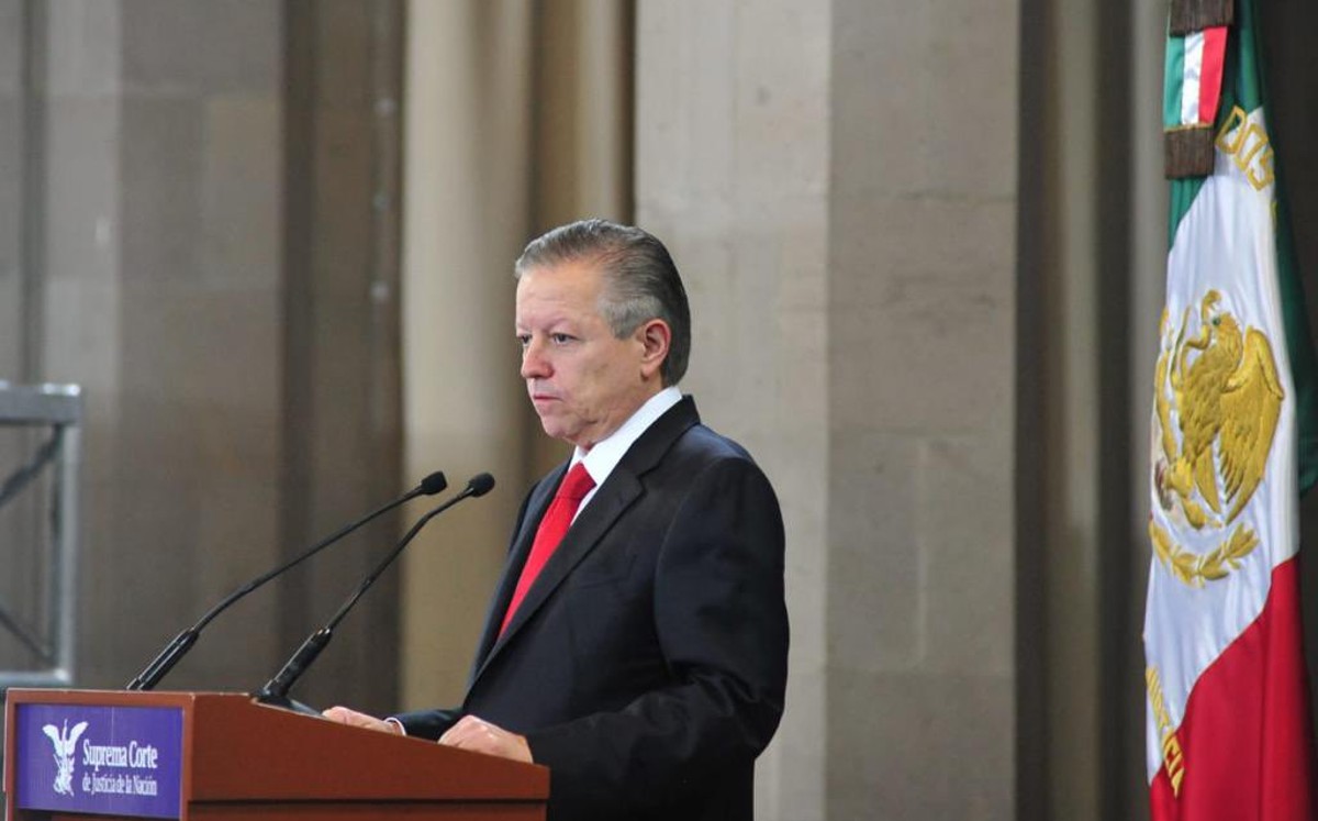 Suprema Corte presenta ante el Congreso iniciativa de Ley General sobre feminicidios