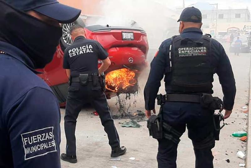 Policía de Tlaxcala evita que mujer sea linchada por intento de secuestro de un menor de edad