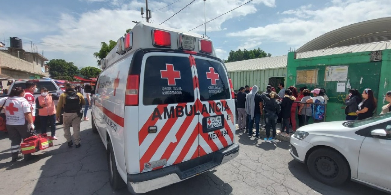 Al menos 42 estudiantes de primaria se habrían intoxicado en una escuela de Chalco tras fumar marihuana