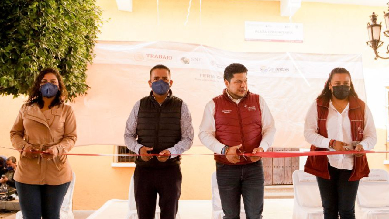 Realizan Feria del Empleo en San Bernardino Tlaxacalancingo 