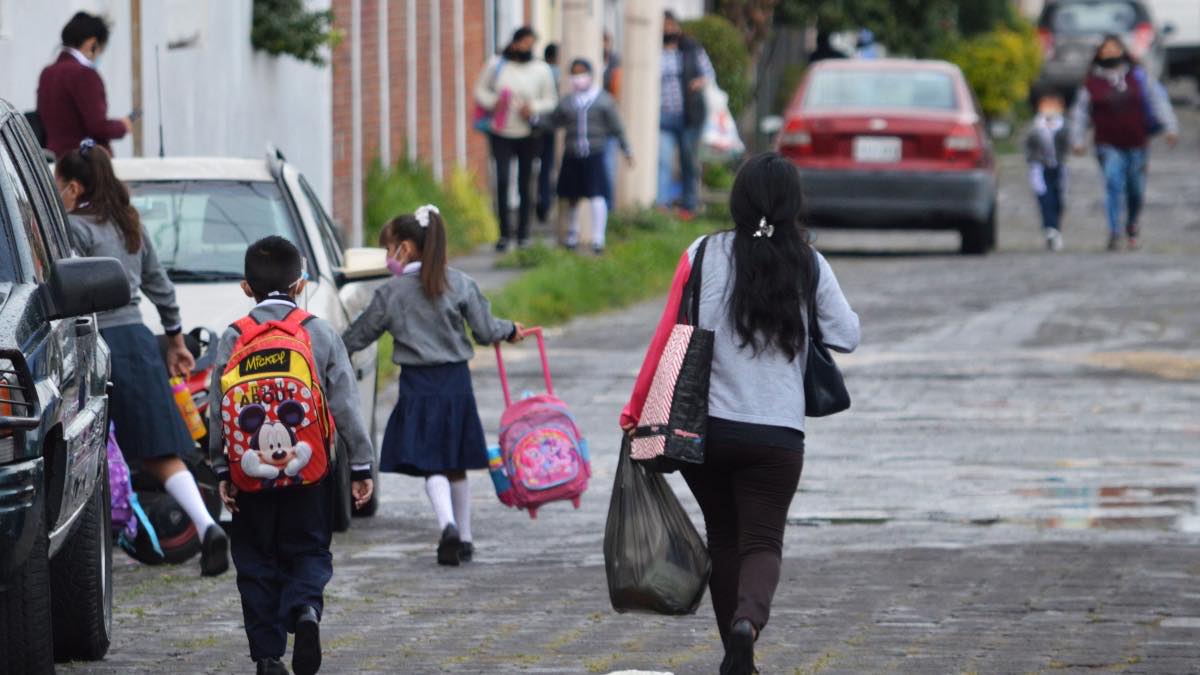 Analiza gobierno de Puebla vacaciones de verano anticipadas ante repunte de contagios Covid