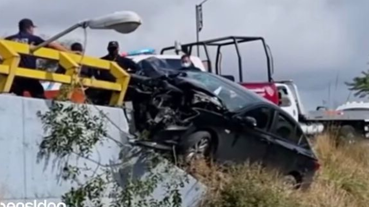 Conductor perdió la vida tras chocar su automóvil sobre el Periférico Ecológico