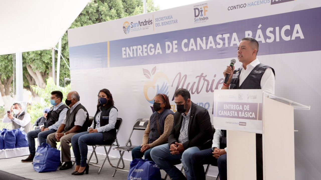 Ayuntamiento de San Andrés Cholula hizo entrega de 300 paquetes de canasta básica a personas en situación de vulnerabilidad