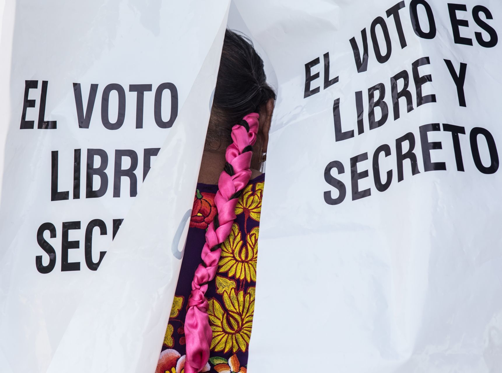 Así se llevaron a cabo las elecciones en México, entre largas filas y quema de boletas