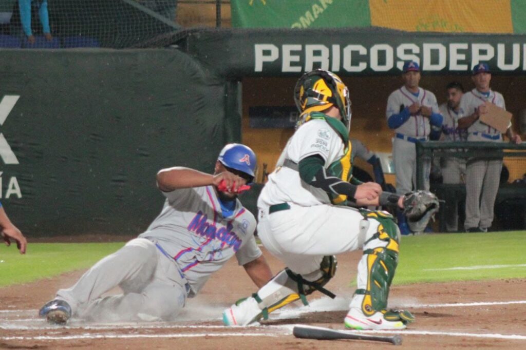 Acereros desplumó a Pericos en el inicio de la serie 